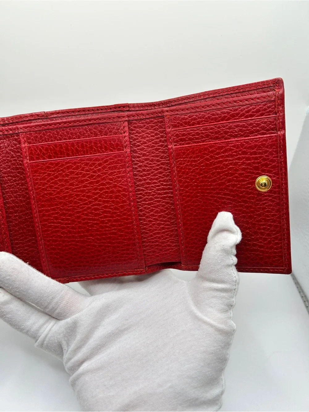 Gucci GG Marmont Tri-fold Red Pebbled Leather Wallet in Very Good Condition - Picture 10 of 17